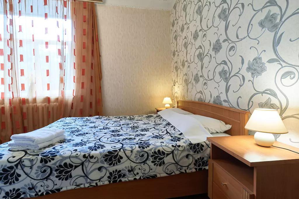 Home Hotel Apartments On Lva Tolstogo Kijev Kültér fotó